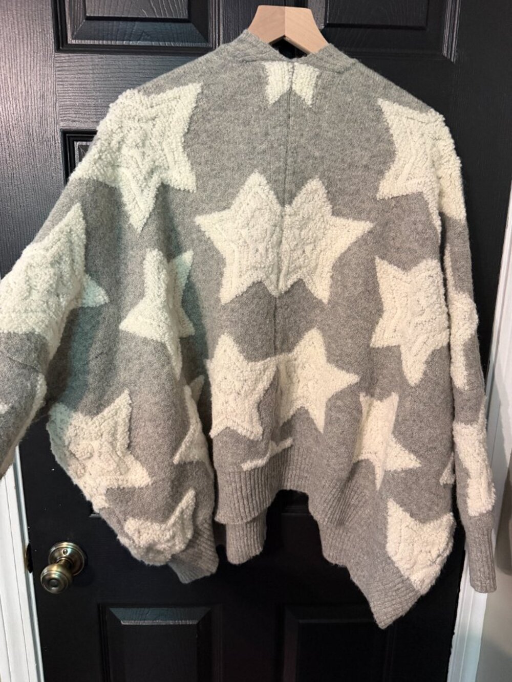 NWOT Buket List Oversized Heavy Weight Cardigan Sweater Gray White Medium - Picture 5 of 5